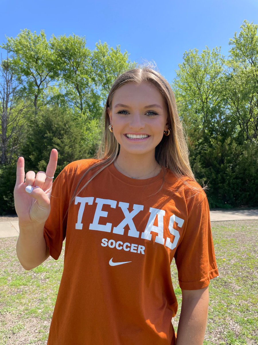 cambry_patrick's tweet photo. HOOK ‘EM🤘🤘                                                    @TexasSoccer @CoachAngeKelly @Lee_Roy1 @MungerBen @ECNLgirls @Solar05E @TopDrawerSoccer @TheSoccerWire @USYNT @lovejoyisd1 https://t.co/BxEgTR0lQm