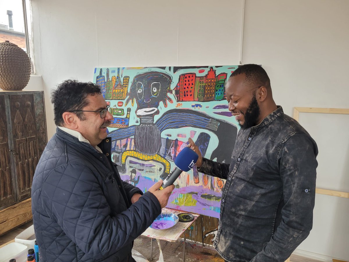 MoogooCreative's tweet photo. Schönes Interview vom burkinischen Maler Liby Lougué zu seiner Residenz bei #MoogooFineArt in #Frankfurt. Danke #HessischerRundfunk!
Ab 5:20 zu hören.
#BurkinaFaso #fineart #ffm #Gwinnerstraße

https://t.co/17upykkMB0 https://t.co/G42dGv2Kk3
