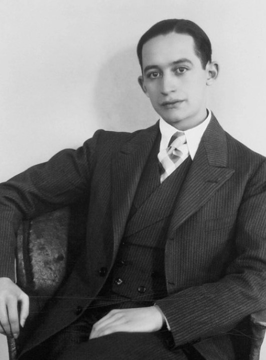27 de marzo de 1903 nace en la Ciudad de México el escritor y poeta Xavier Villaurrutia González.