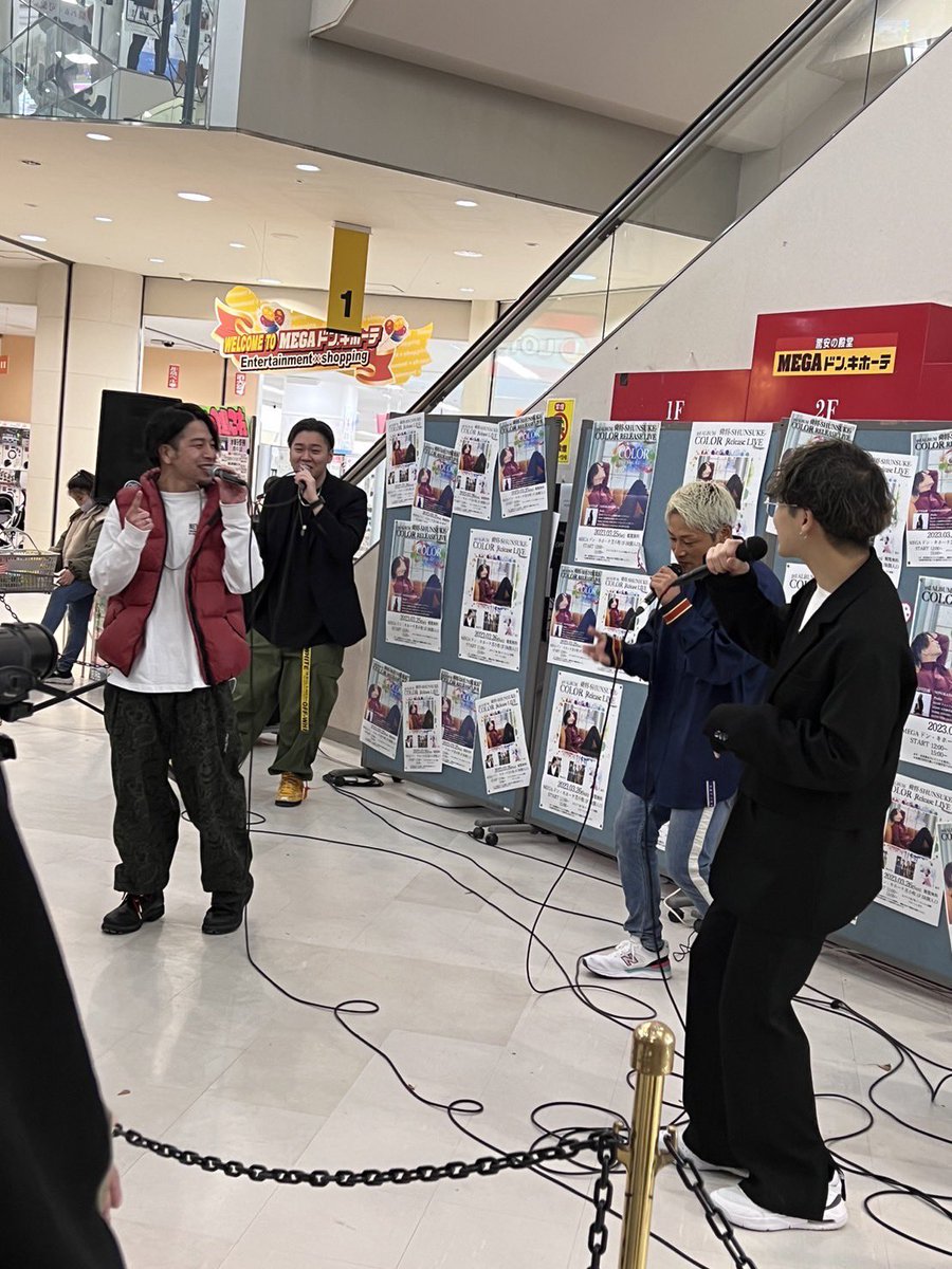 SHUNSUKE_0910to's tweet photo. COLOR リリースライブ
2日間近隣や遠方からご来場下さった皆様ありがとうございました✨

楽しさと共に課題と反省も見えたイベントだったのでまだまだ頑張らないとなと
改めて思いました🙇‍♂️

出演してくれたみなさんもありがとうございました！🙇‍♂️

#ノーシグren
#ノーシグかずき https://t.co/GMziYNj5EA