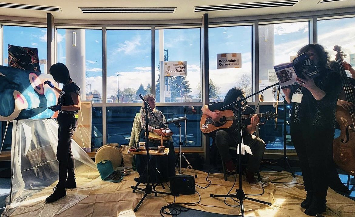 deltaliterary's tweet photo. Watch artist Wade Edwards paint to the inspiring words of various poets and the music of the Bohemian Trio. They will be performing at our FREE Unbound Poetry Festival on Saturday, April 15!
11:30am to 12:30
1pm to 2pm
2:30pm to 3:30pm
#dlas #deltaliteraryartssociety https://t.co/AMstvQtCPI