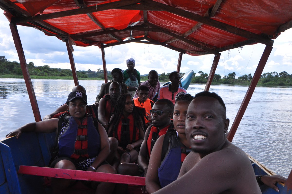 This is how the weekend was spent.

Enjoying the fresh waters of River Nile, in Jinja.

@TubingtheNile 
@YoungUgTours 
@Machando04 

#ExploreUganda