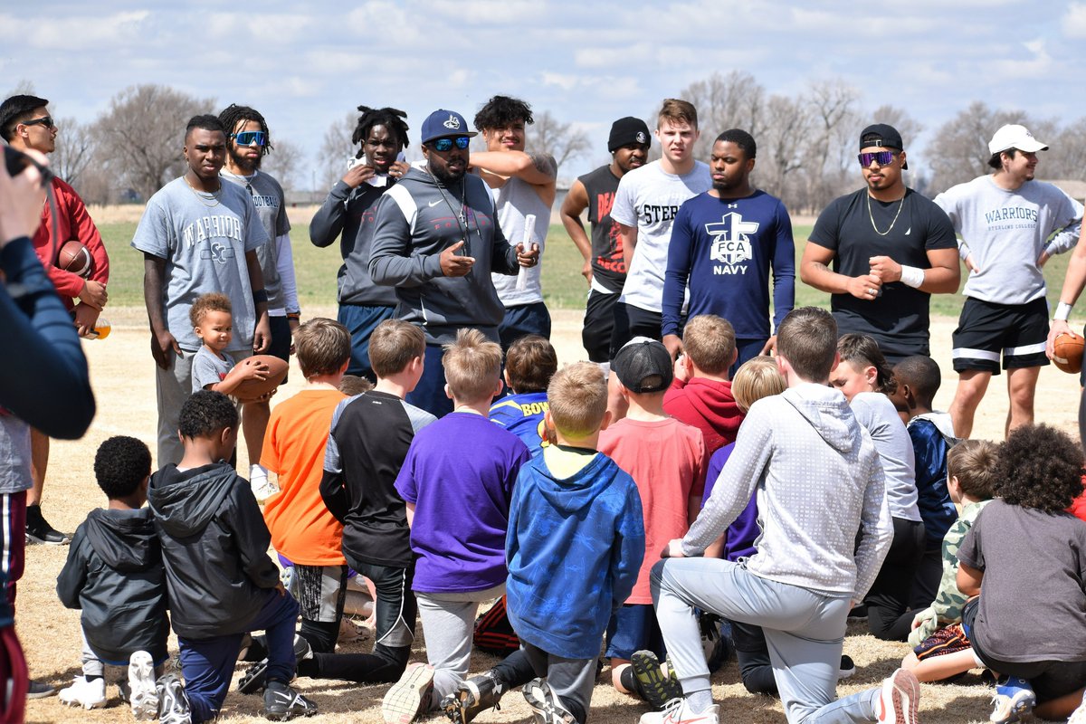 SCWarriorFB's tweet photo. Everyone had a blast at the Sterling Football Kids Camp last Saturday!!! Thankful for everyone who came out to join us for a fun and eventful Saturday! #WarriorPride https://t.co/sTA7obiqjO