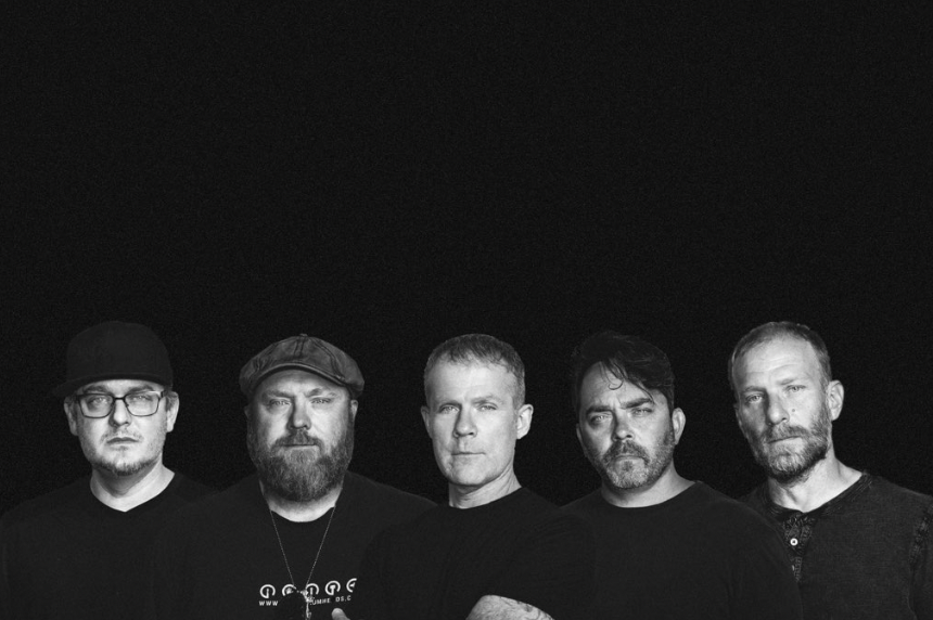 Kansas City rockers Amenazar are back with a bang, dropping their latest single 'Miss U Like I Should' and it's a must-listen! 🎸🔥 #newmusic #rocknroll
studentsnewswire.com/2023/03/20/kan…