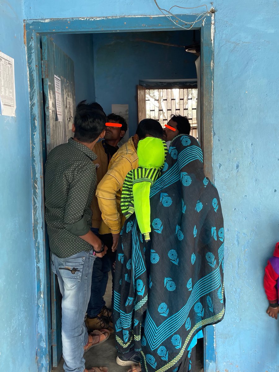 kumar_rithika's tweet photo. Short piece for @Ideas4India: I argue that male migration is leading to *feminization* of local political engagement in migrant sending areas like rural Bihar. Presence of women in male political arenas like block offices (in pic) is shifting the contours of engagement w/state. https://t.co/hDPgziuPiz