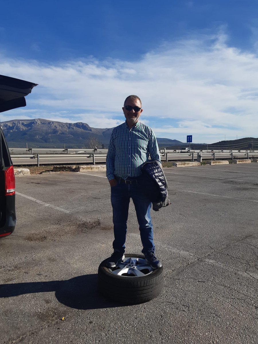 José Antonio López tweet media