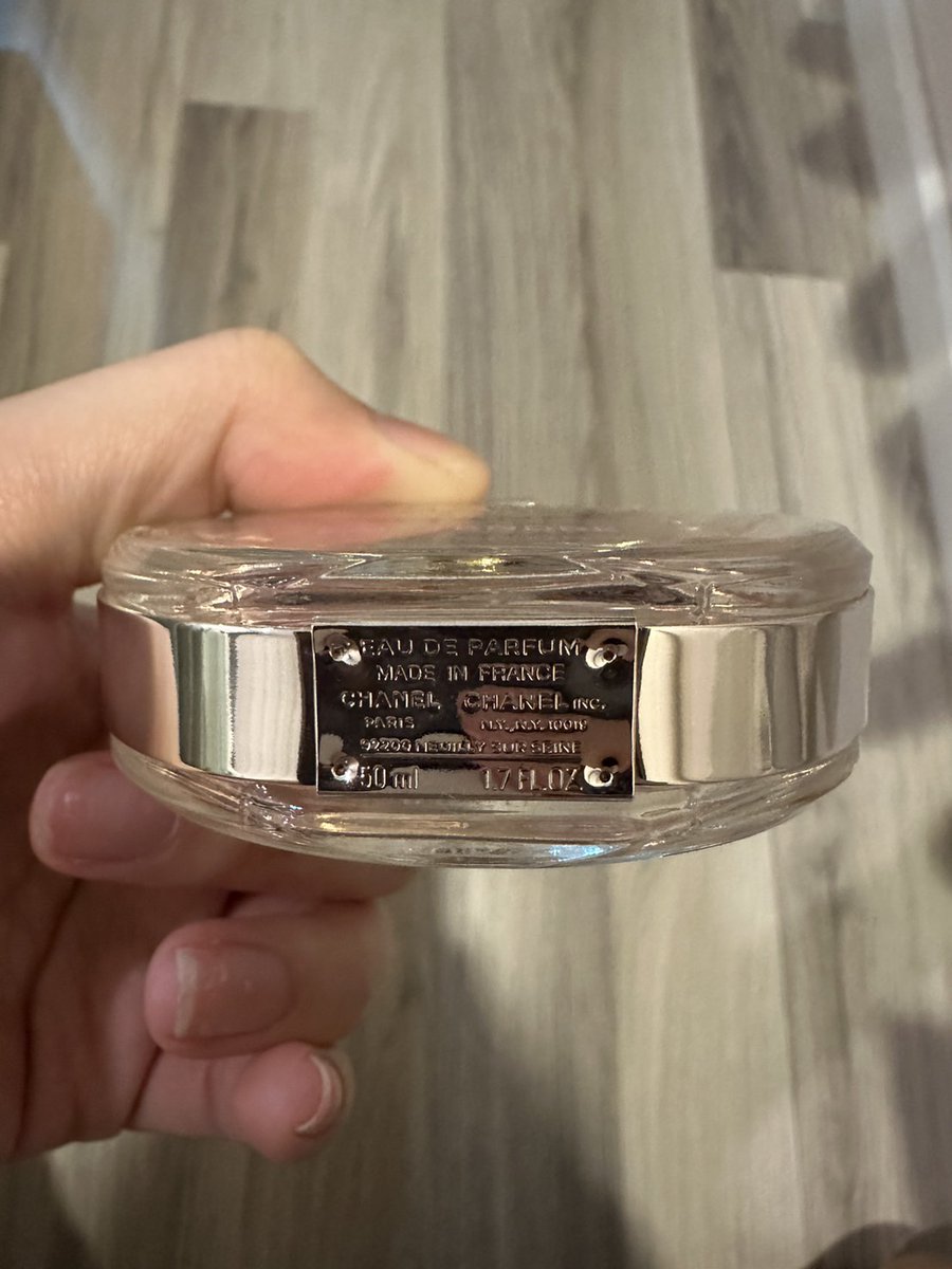 fonnysm's tweet photo. น้ำหอม Chanel ของแท้ เหลือประมาณ 20ml ขาย 1,800 บาท ❗️
มีถุง นัดรับได้ค่ะ บีทีเอสเสนานิคม ของแท้ มีถุง มีกล่อง ทีโบว์สีชมพูของChanel มีใบ ครบค่ะ สนใจทักได้เลยค่ะ  ราคาต่อรองได้อีก#พร้อมส่ง #น้ำหอม #น้ําหอมแบรนด์แท้ #น้ำหอมแบ่งขาย #ถูกบอกต่อ #ถูกและดี #howtoperfect #HowtoBeauty https://t.co/bGCyySQ4W4