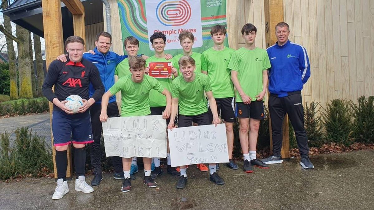 VCTwello's tweet photo. Wat een toppers! Afgelopen vrijdag hebben deze boys zich geplaatst voor de halve finales van het het regiotoernooi van Olympic Moves.  #gogogo #topsportophetvc https://t.co/wqHxh35H9n