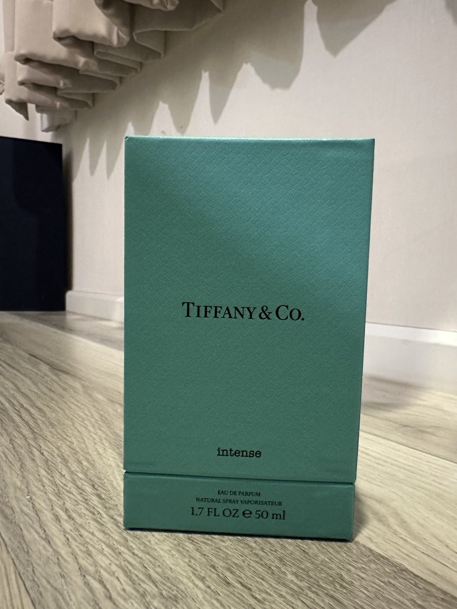 fonnysm's tweet photo. Tiffany &amp; Co. ของแท้ ตรวจสอบได้เลยค่ะ ฉีดลองกลิ่นไป 1 ครั้งถ้วน ขาย 4,500 บาท❗️Sephora ของหมดแล้วค่ะ 
สนใจ นัดรับได้ค่ะ บีทีเอสเสนานิคม สนใจทักได้เลยค่ะ​  #พร้อมส่ง #น้ำหอม #น้ําหอมแบรนด์แท้ #น้ำหอมแบ่งขาย #ถูกบอกต่อ #ถูกและดี #howtoperfect #HowtoBeauty https://t.co/j4nWxcdc2e