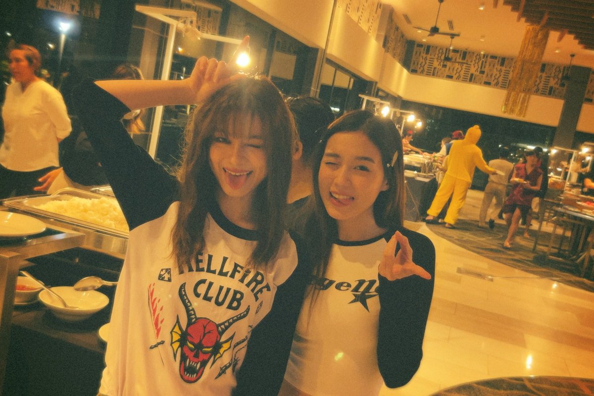 PloyPhachkarin's tweet photo. 💙💚💛🧡❤️💜🤍🤎💖 #GmmtvOuting2023 https://t.co/12fNrlMNij
