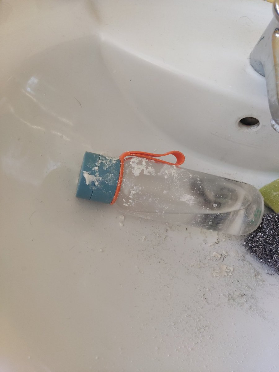 TheLadyofDLake's tweet photo. Dopo aver giocato a creare una mazza da 1,50m con il poliuretano oggi ripariamo ai casini combinati π
After playing to create a 1,50m club with polyurethane today we fix the mess
#poliuretano #cosmaker #cosplayergirl #CosplayTutorials2023 #cosplayers #COSPLAYMODE #ONEPIECE https://t.co/JGS4eA8mVo