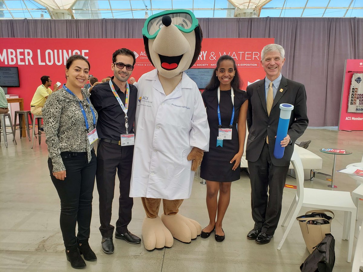 AmerChemSociety's tweet photo. Visit the ACS Store on the #ACSSpring2023 Expo floor to meet Professor Molenium from 11-11:30AM!
As a bonus, you can get a FREE gift with any $30 purchase from on-site ACS Store! #Chemistry #Science #ACSStore https://t.co/Uf7uAdnHQo