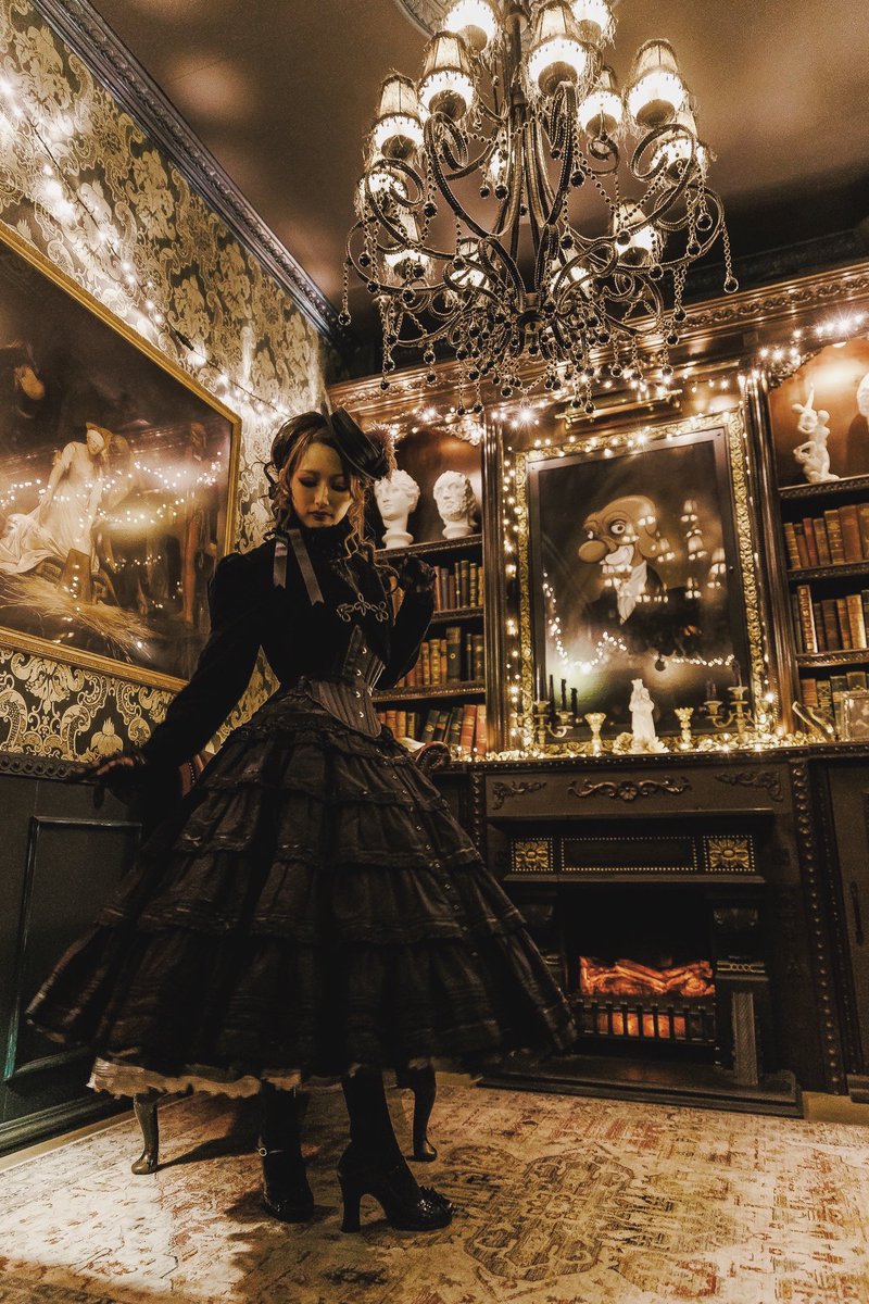 bibibibiron's tweet photo. #hachinight
#hachicafe
#gothicnight
photo @hyoubyou
dress /ピンクハウス
hat /triple fortune https://t.co/VTE0zT0Y8S