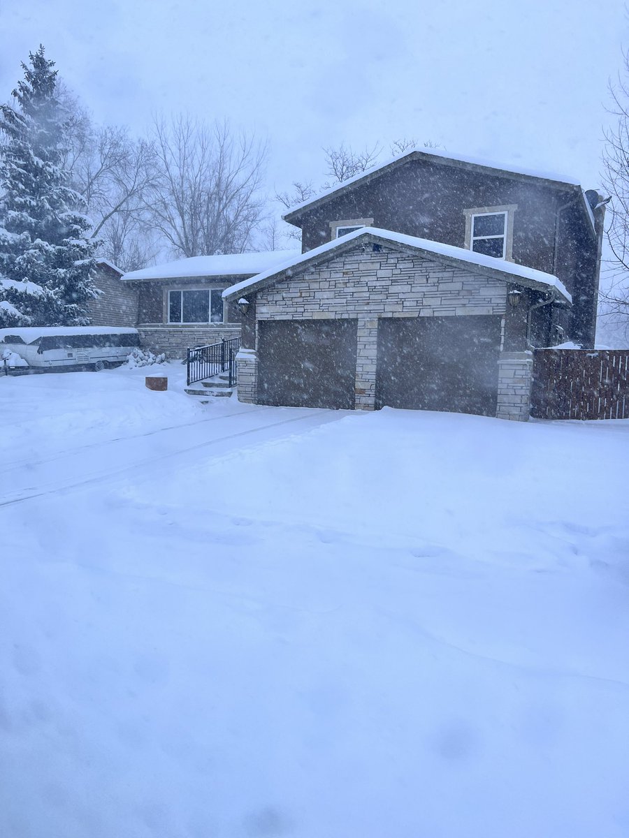 AvalosJen's tweet photo. @Denver7Traffic - please mention Windsor in your forecast - we are getting slammed - already plowed twice this morning and again it’s covered - https://t.co/pSf2qsfFhl