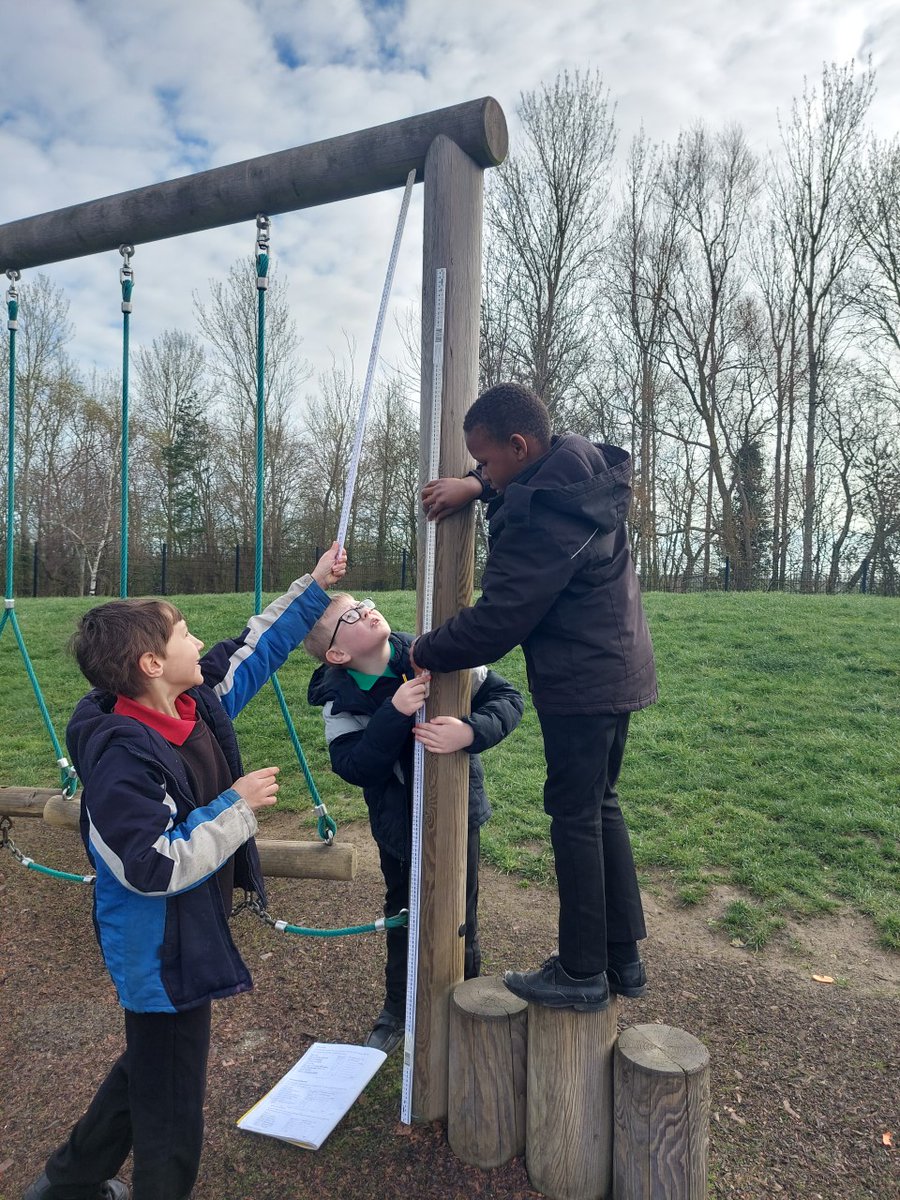 Outdoor maths today. 3B continued using Sophie Henn's books and measured out the actual lifesize measurements of animals. Did you know the width of our playground is the length of a blue whale!!