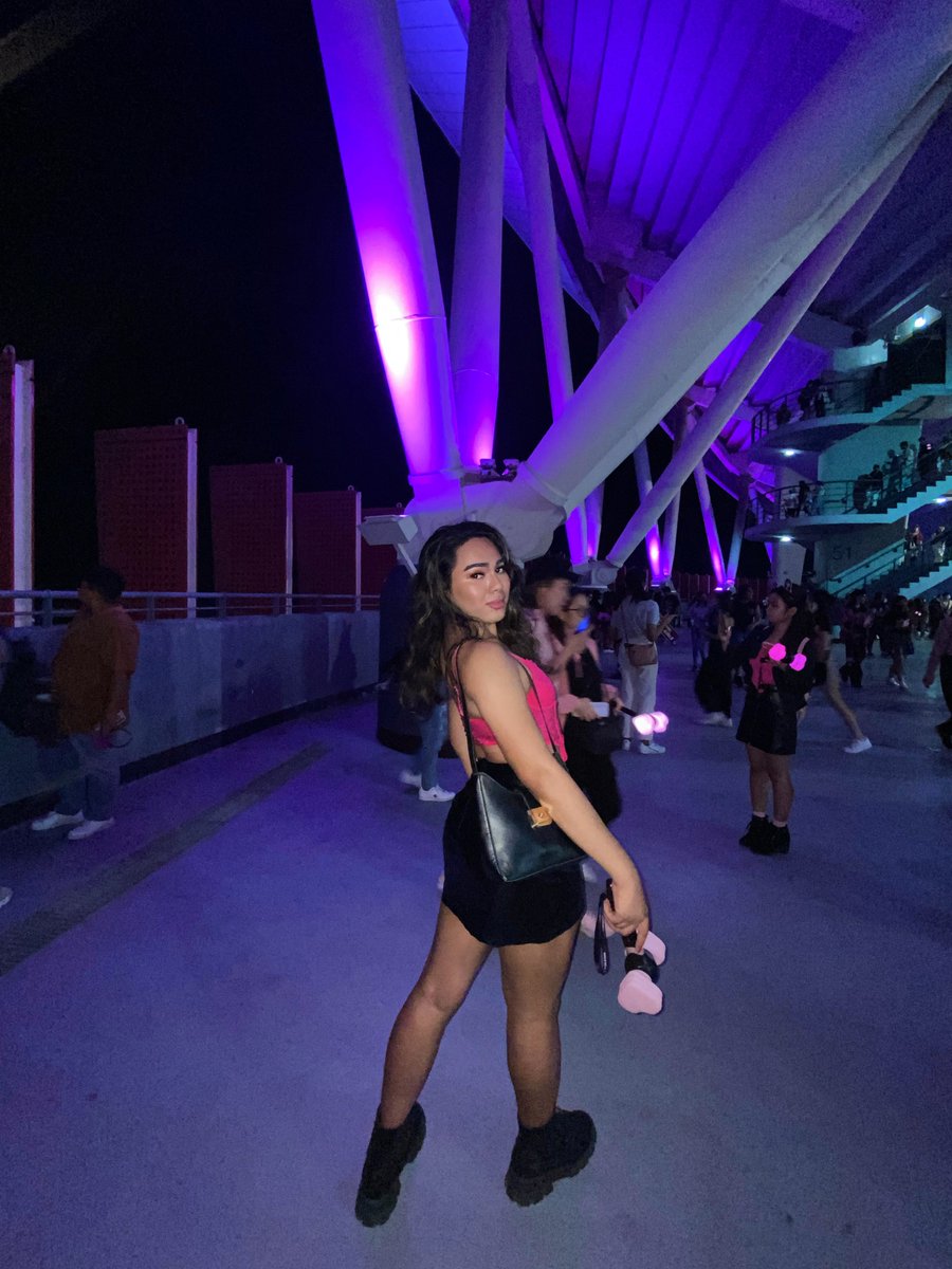 leinadroxy's tweet photo. life is short, buy the damn concert tickets 🎟️💗🖤

#BORNPINKMANILA_BULACAND2 
#BORNPINKinMANILA_BULACAN https://t.co/sfuEunNhLn