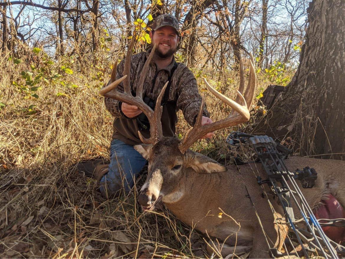 😮😮

Our pro staffers GET IT DONE!!! 

Leander Greene from Devil Dog Outdoors with this STUD 203” that he shot a couple years ago with bow! 

#deerhunting #bowhunting #hunting #deerseason #bigbuck #bigbuckdown #iamsportsman #itsinmynature #sickforit #powderandstring