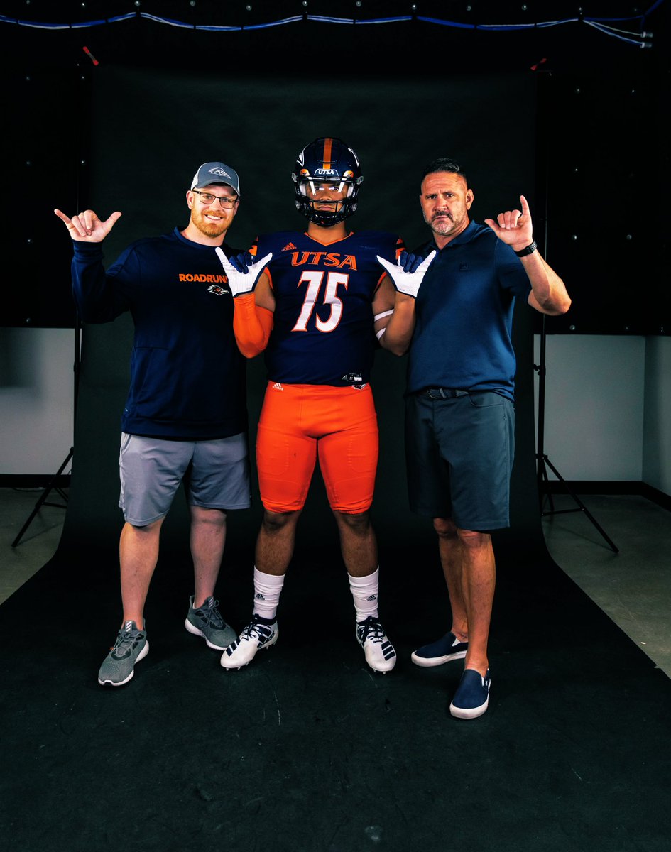 McGhee_hayhaytk's tweet photo. Thank you for the hospitality from #UTSAFTBL #KurtTrayor #THighFootball https://t.co/K9Y9hlEK4t