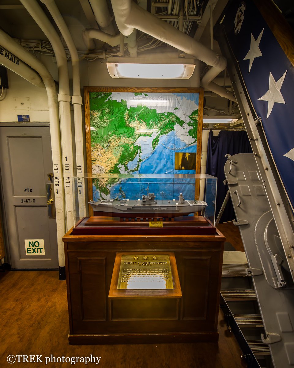 IT_TREK's tweet photo. The gate of Blue Ridge
#日米親善よこすかスプリングフェスティバル
#BlueRidge
#USSBlueRidge
#ブルーリッジ
#USN
#USNavy
#LCC19
#7thfleet
#SeventhFleet
#PENTAX https://t.co/3V3QfacMaI