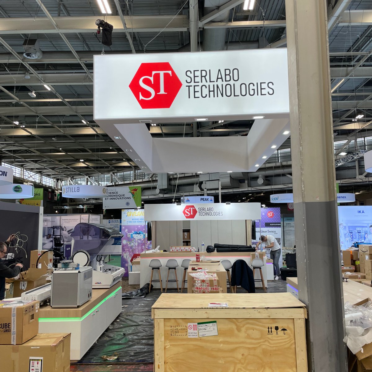 SerlaboTech's tweet image. Finalisation du stand ! 
Nous vous attendons dés demain ! STAND B98
#ForumLabo #Paris #2023