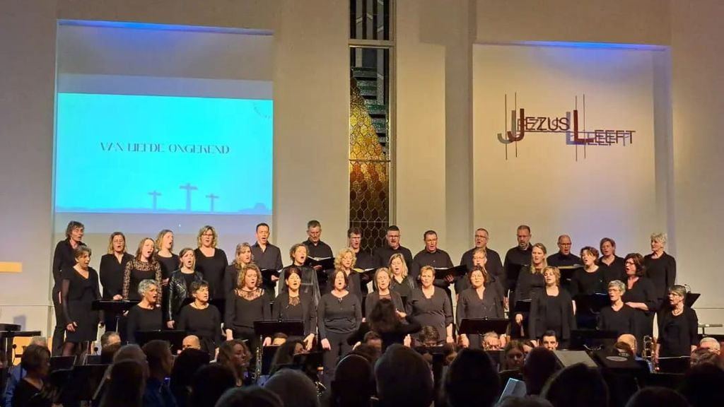 LocoMediaGroep's tweet photo. Impressie Passieconcert in Luctor et Emergo | https://t.co/rHap24hJ0I https://t.co/O9ZEx82YCk