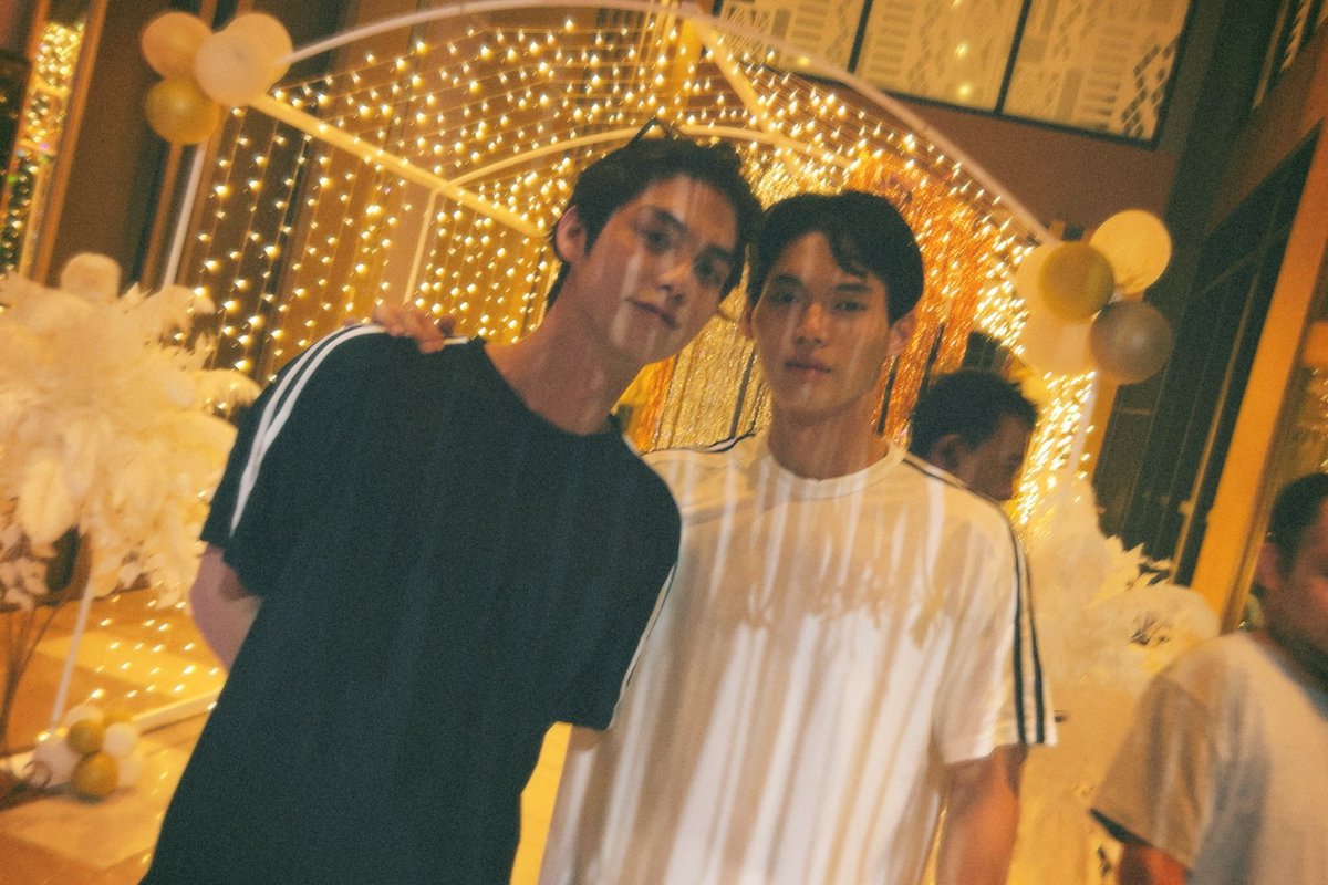 PloyPhachkarin's tweet photo. 💙💚💛🧡❤️💜🤍💖 #GmmtvOuting2023 https://t.co/yXJf6AfUv7