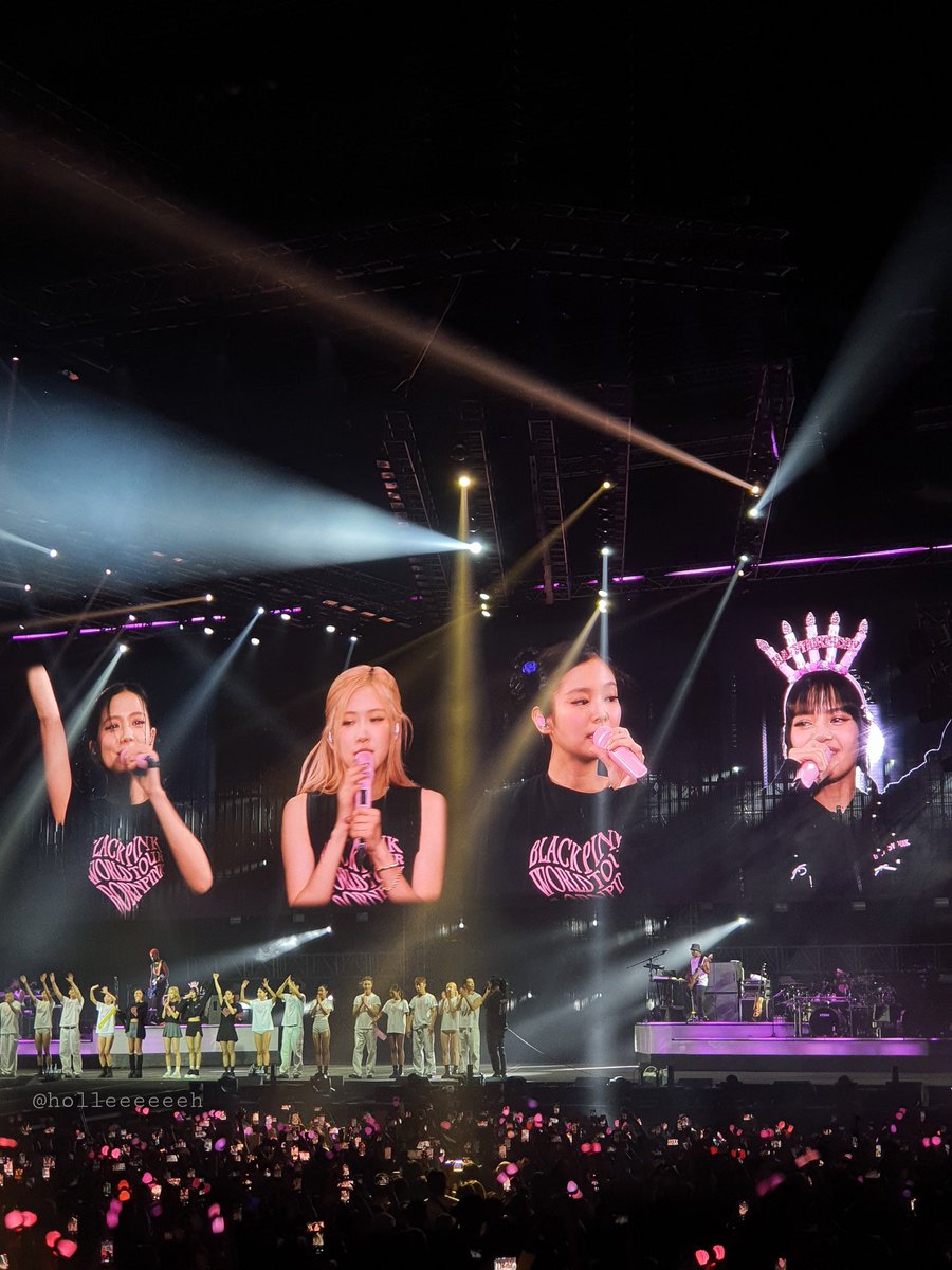 holleeeeeeeh's tweet photo. SALAMAT BLACKPINK. MAHAL KO KAYO! 😭💕

#BORNPINKinMANILA
#BORNPINKinManila_BulacanD2 https://t.co/8LAin8SG3Z