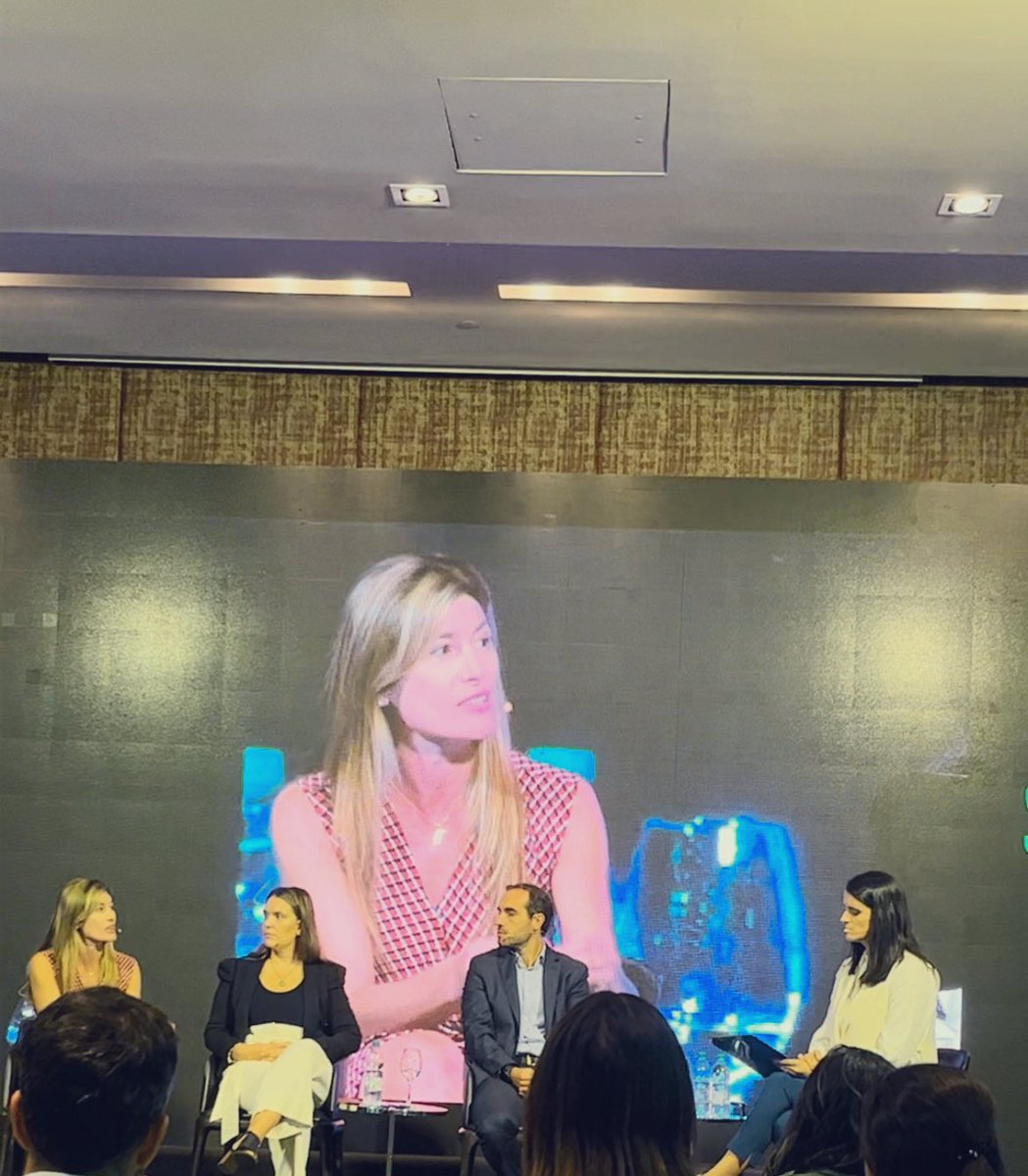 Ya estamos en el evento de <a href="/forbesuruguay/">Forbes Uruguay 🇺🇾</a> Sostenibilidad Summit.
@marianarobano forma parte del panel de Ciudades Sostenibles junto a Federico Bangerter, Luis Gallo, Sofia Traverso y moderado por @MarcelaDobal