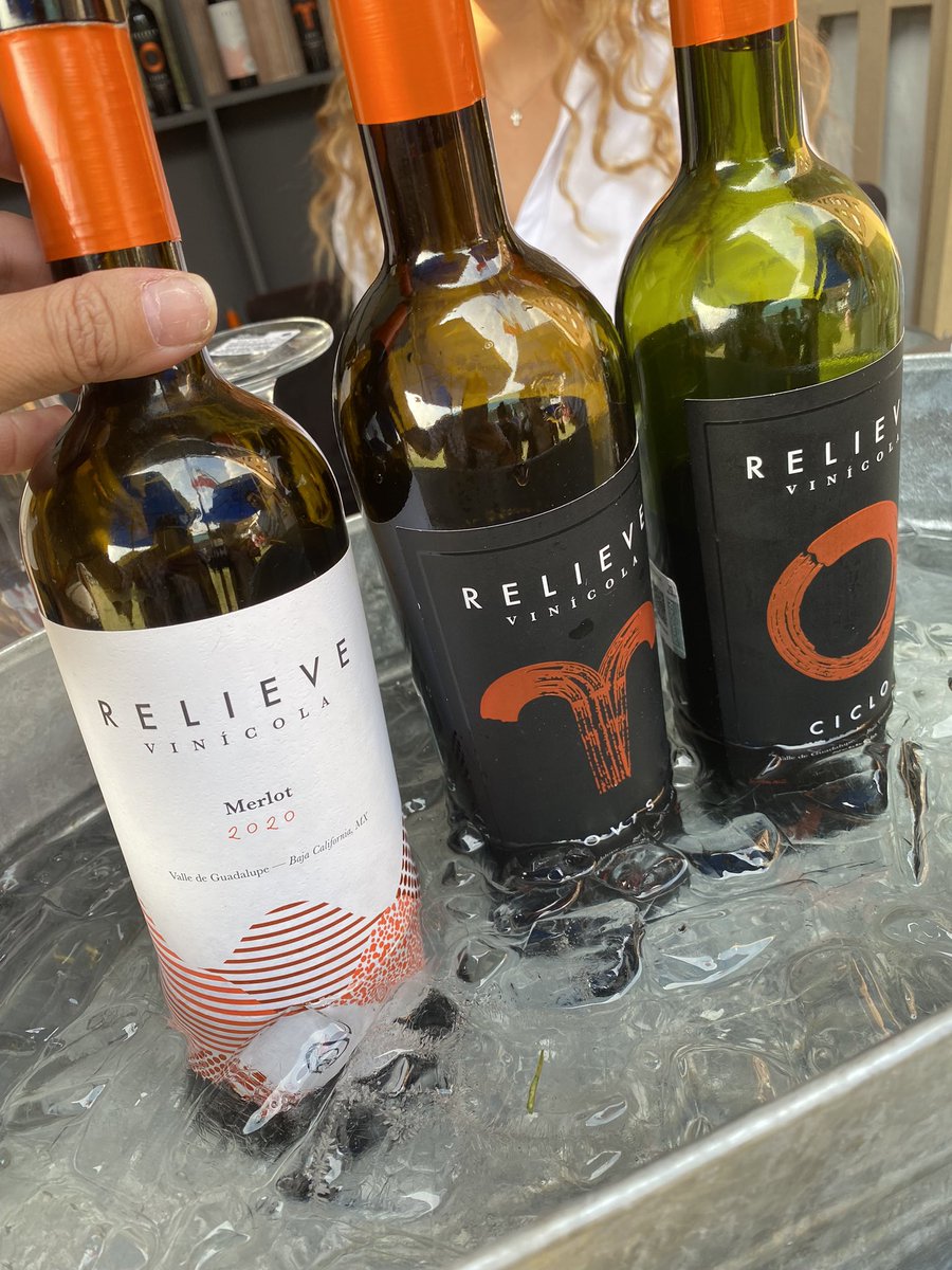 aatristainm's tweet photo. Gracias a la #SecretaríadeTurismodeBajaCalifornia y a #Provino por invitarme a impartir la cata de vinos de #BajaCalifornia en @SaborEsPolanco y poder catar 3 vinos extraordinarios con el público que nos acompañó! Gracias a @RelieveVinicola #HiloNegroVinos y a @mauriciorcantu 🍷 https://t.co/0bmFSIcrKb