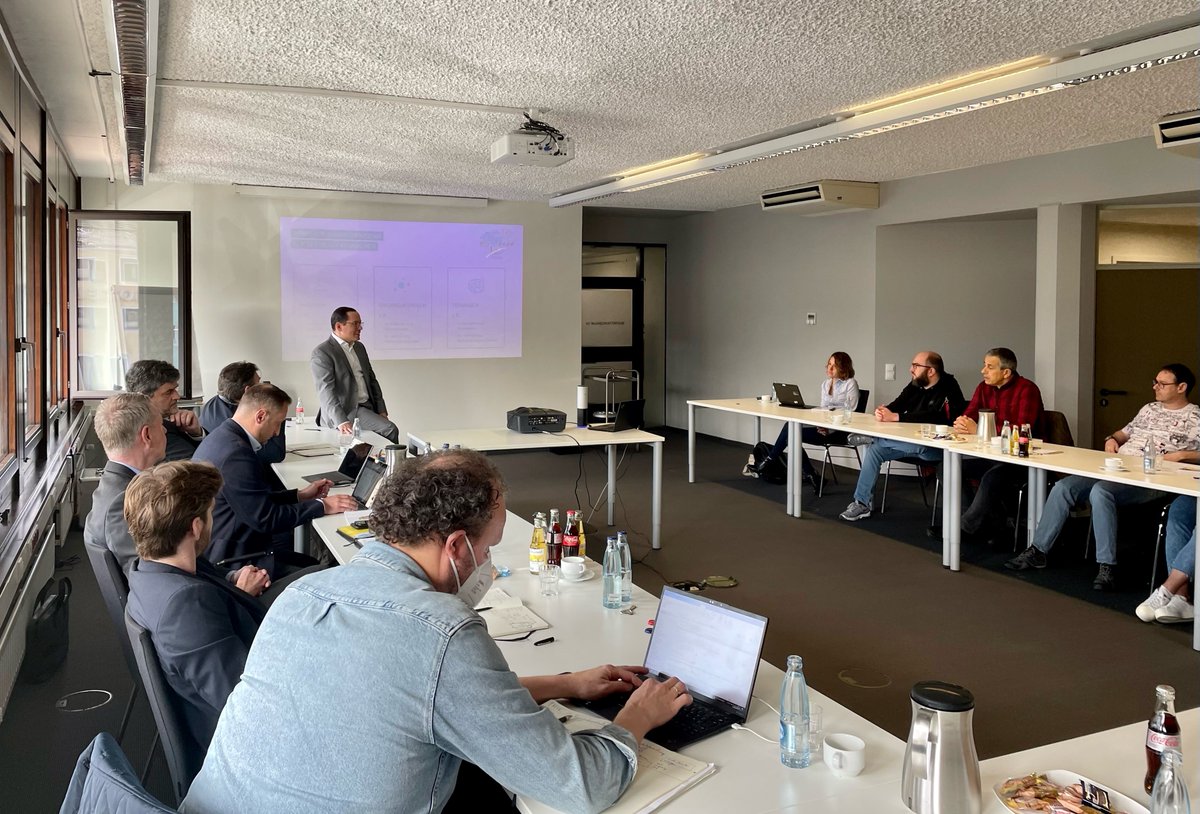 DPS_Gruppe's tweet image. Kickoff für unser Pilotprojekt Amt-O-Mat gemeinsam mit dem @KreisMyk. Die neuen SB-Terminals sollen es Bürgern künftig vereinfachen, Verwaltungsleistungen digital und ohne persönlichen Termin auf dem Amt in Anspruch zu nehmen. #egovernment #digitaleverwaltung