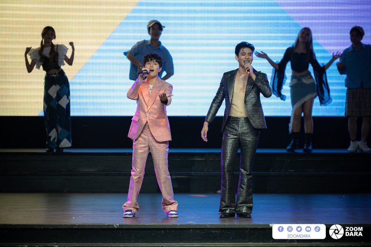 zoomdara_online's tweet image. “ก้าวหน้า-เทอร์โบ” ร่วมโชว์ร้องเต้นแบบจัดเต็มกับงาน DP DANCE STUDIO “GOODBYE &amp;amp; HELLO charity showcase 2023” 

🔗 bit.ly/3lCCFsg

#DPDanceStudio
#ก้าวหน้าเทอร์โบ #KaownahTurbo
#kaownah #ก้าวหน้า #turbotb #เทอร์โบ
#ก้าวไปกับเทอร์ #ก้าวหน้าครับผม
#รักติดเทอร์โบ #zoomdara