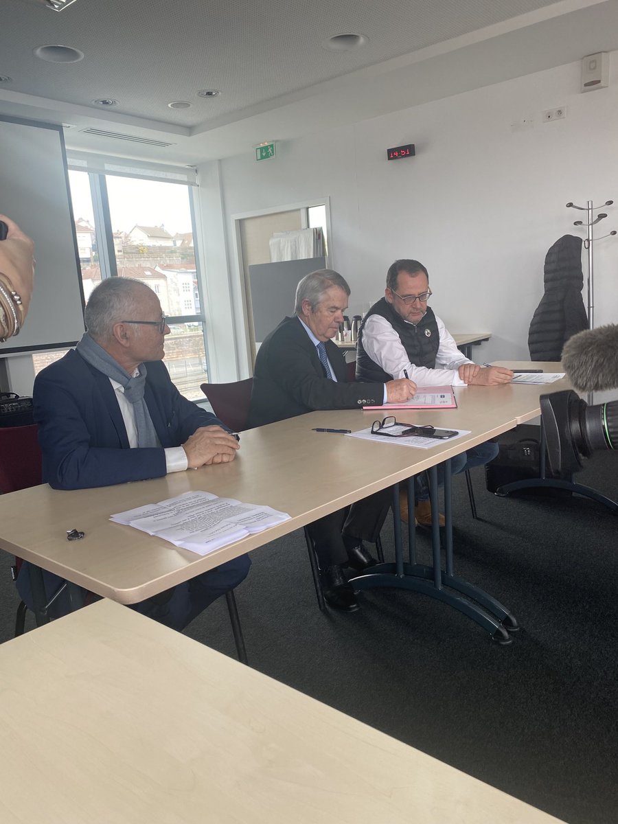La CCI des Vosges soutient le financement des créateurs d’entreprises en dotant les 2 plateformes d’initiatives locales de 100 000€ chacune Merci à IHV et à IVCO pour leurs engagements au service des porteurs de projets vosgiens