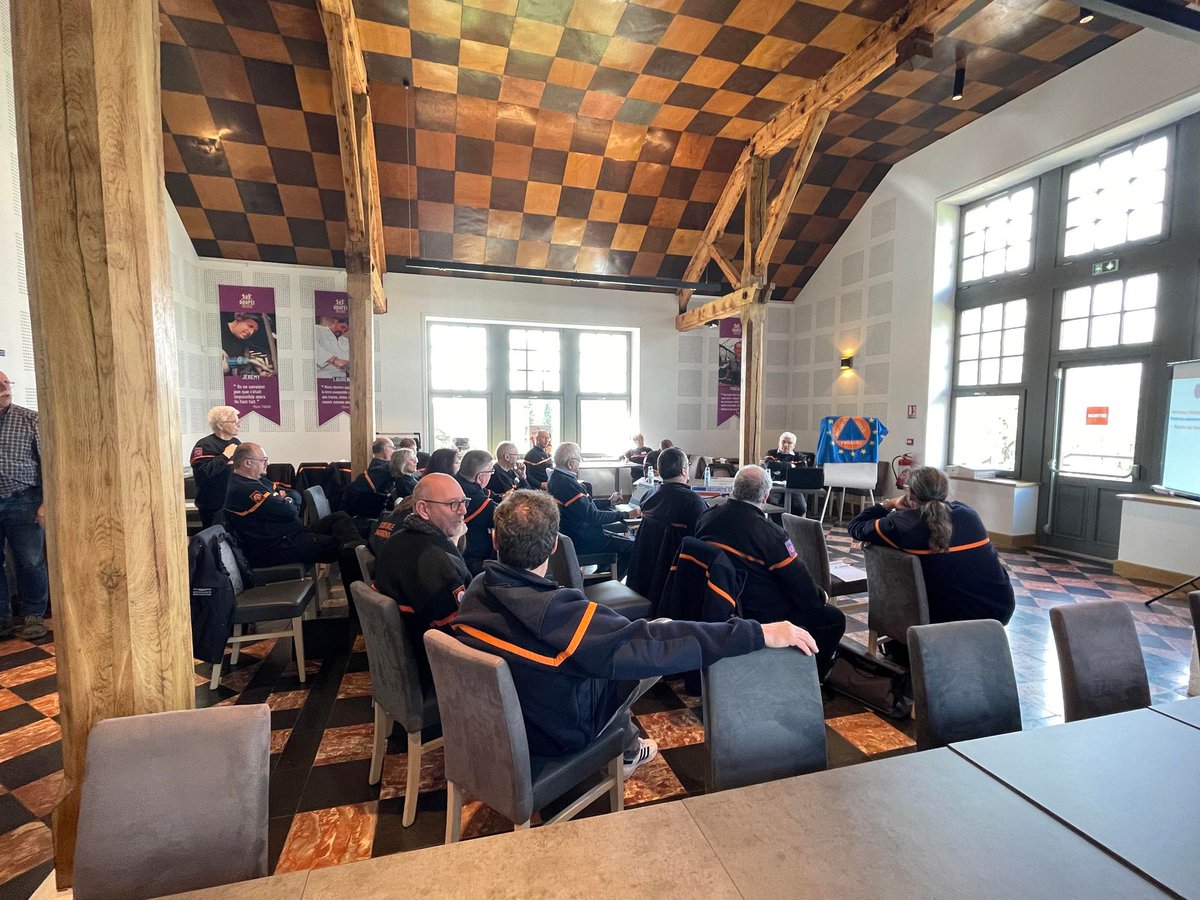 ADRASEC08's tweet image. Ce week-end, les 18 #ADRASEC de la #Zone de Défense &amp;amp; Sécurité #EST étaient réunies en #Meuse afin d'y tenir notre réunion d'Etat-Major. Au programme de échanges techniques, fonctionnels et opérationnels, le tout agrémenté de visites, au cœur d'un département empreint d'histoire.