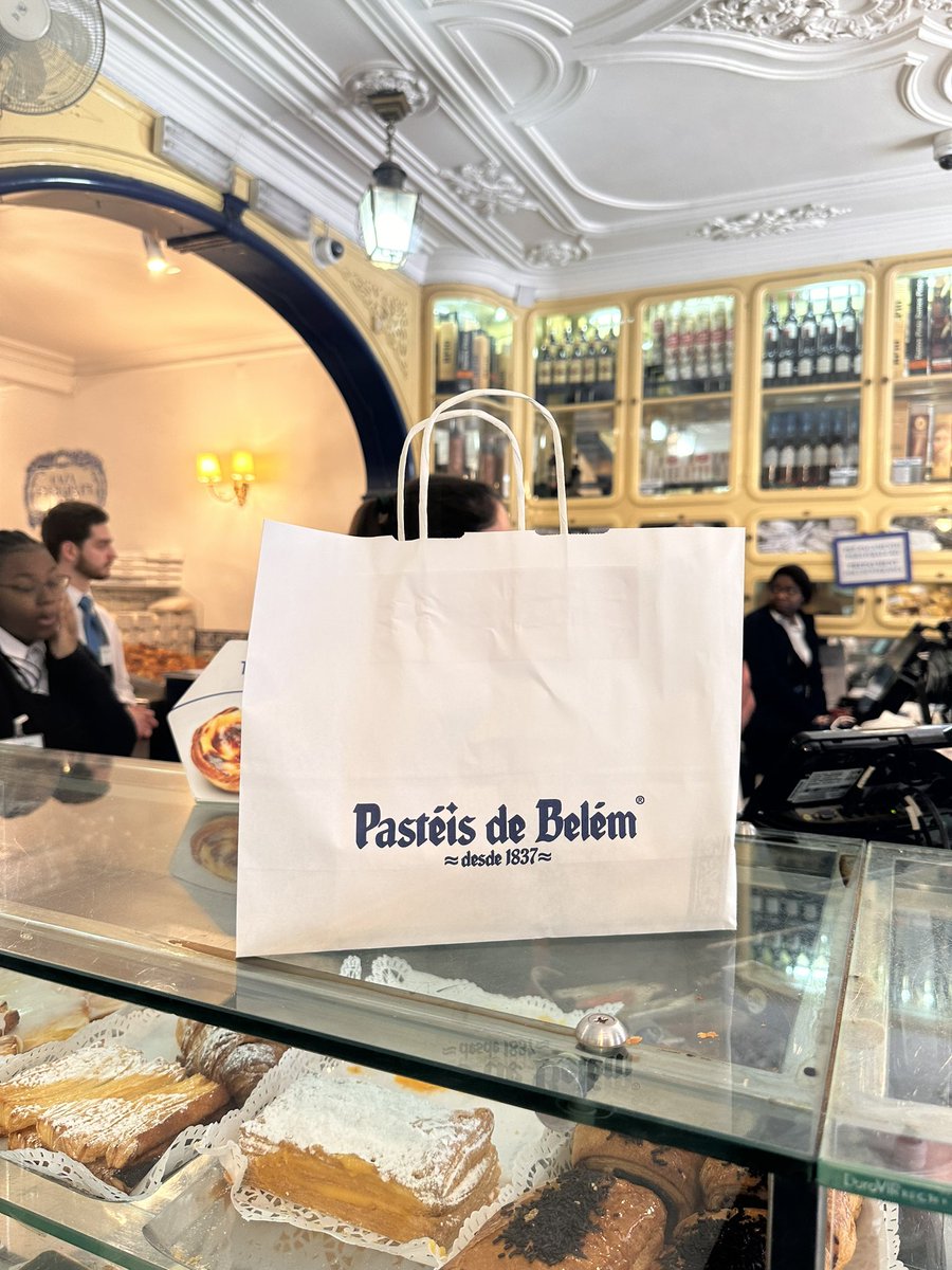 Galya_Vt's tweet photo. The best sweet of Portugal #pasteisdebelem https://t.co/gp3fsWckO9