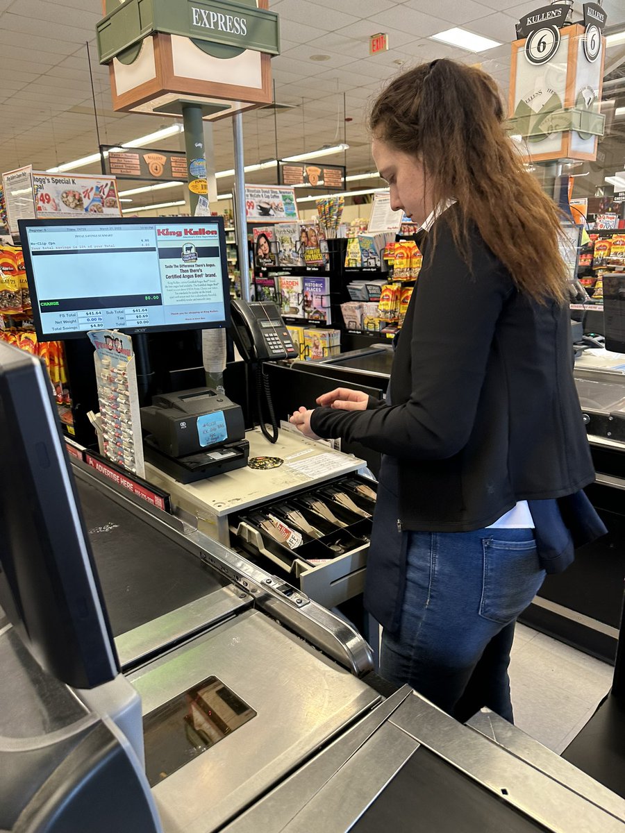 So proud of my client. Many places of employment wouldn’t give her the opportunity to work the cash register. She is now squashing her goals at King Kullen!! 👏💪🏼 
#AutismAcceptance #autisticadult #directsupportprofessional