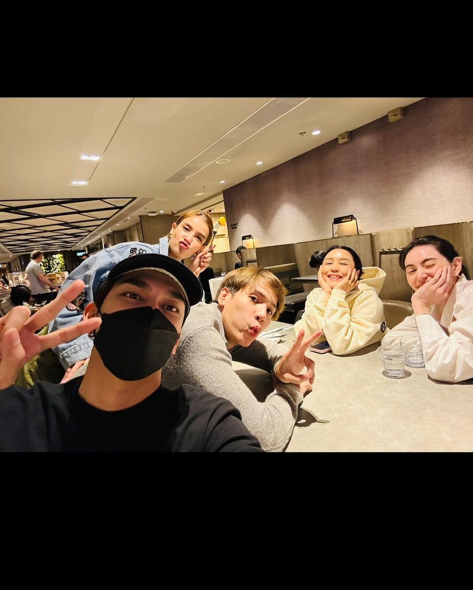 MSuppasitLatino's tweet photo. Mewstagram actualizado🐼
📆 27/03/2022
🐼: "Rak Rai" me dió estos amigos❤️🔥 #รักร้าย #ฮ่องกงลงทุกชั้น
IG: mewsuppasit | @MSuppasit
No olvides dar like, comentar y compartir la publicación de MewMew❤️
👉🏻 https://t.co/1p6siWEZW3
#MewSuppasit #มิวศุภศิษฏ์ #MSSL https://t.co/imPO2vE6x5
