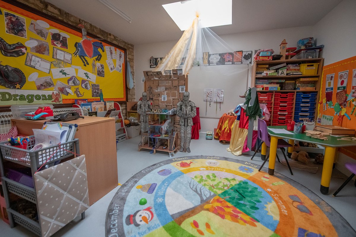 Our school has the best facilities! Spike's Room looks very smart after its recent refurbishment! Heaps of play based learning takes place in here, as well as 1:1 learning #oakridge #stroud #primaryschool #education #Gloucestershire