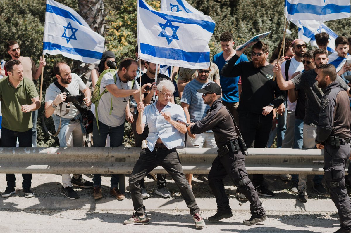 benkelmer's tweet photo. ישראל 27.3.23 https://t.co/uCyl80XrKT