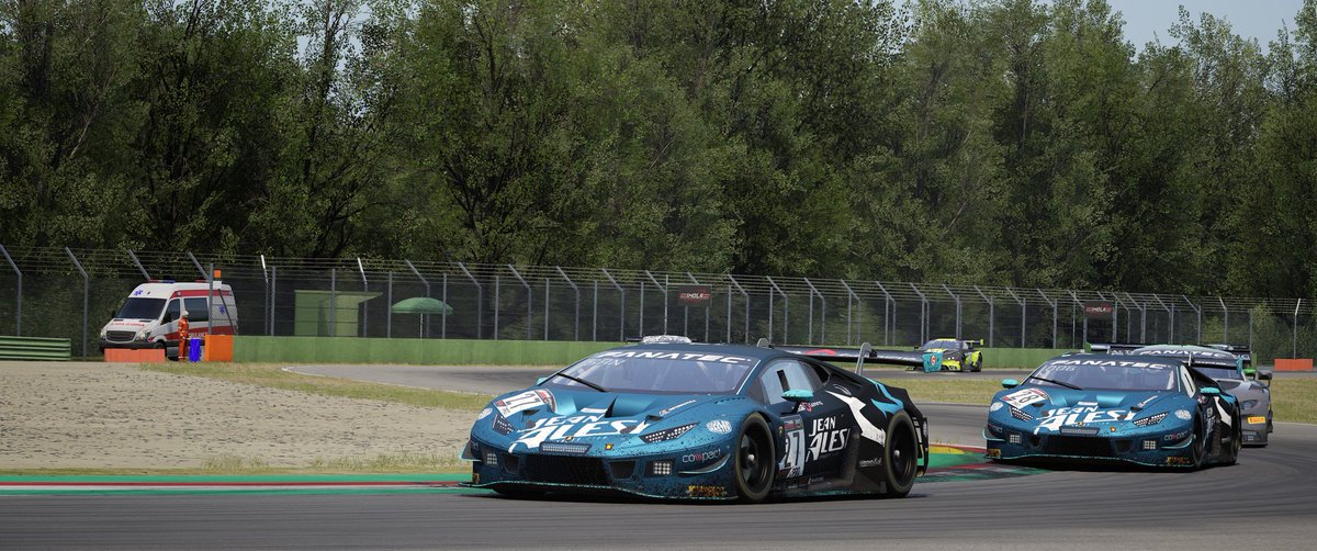 Albertito_Peter's tweet photo. Una buena carrera ayer en Imola. Terminamos con @David_Tonizza y #DaniloSantoro P8 en @RCI_Racing
Fue una carrera de puro ritmo y no desgastar neumáticos, seguiremos mejorando 💪💪💪 #Jaesa https://t.co/4RRbnB5oqi