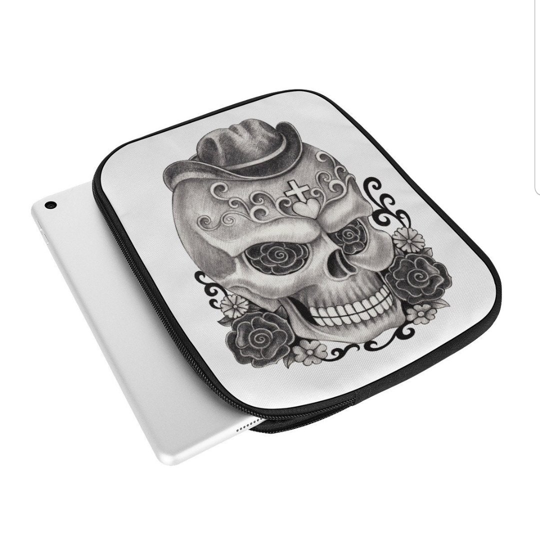 thirtywildz's tweet photo. Check out this skull iPad carrier. 
Regular 29.99 CAD now 10% off!

Get yours now at https://t.co/LKnXvxlNIO 

#ipad #ipadart #ipadbag #ipadcarrier #skull #skullart https://t.co/CgyIF7aVN6