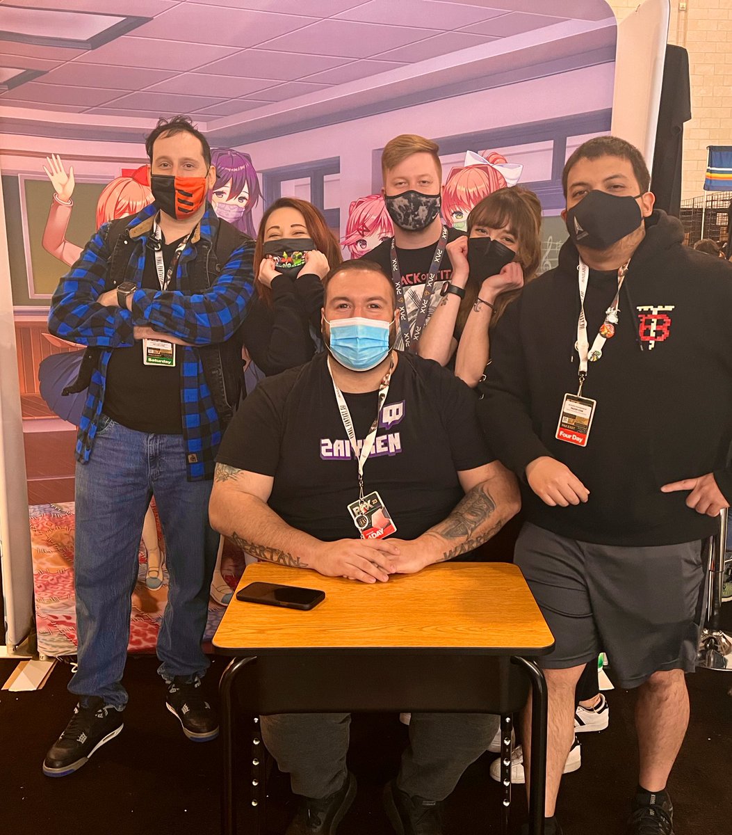 Yaboyflood24's tweet photo. Boston PAX east has been good this year. Also thanks to my friends @Zaiyken @superaaronnova @Olivehobbits @coffeeslay @ItsBambzi and few others for let me hanging with them.❤️ https://t.co/gccj02yZfk