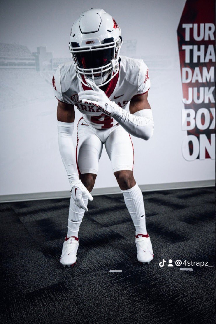 Back in the ville tomorrow 🐗#WPS <a href="/CoachSamPittman/">Coach Sam Pittman</a> <a href="/Coach_MWoodson/">Marcus Woodson</a> @CoachDWilson15