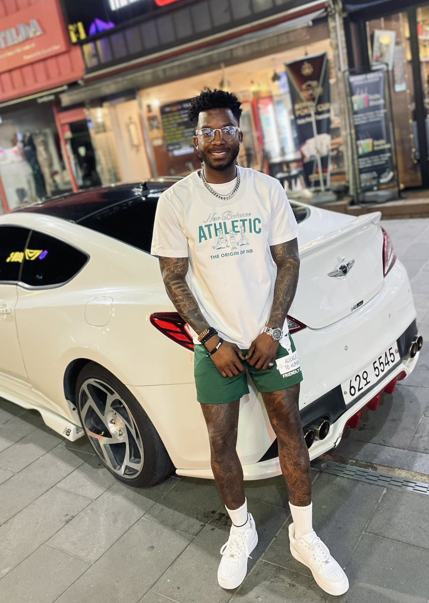 Charlespmulbah1's tweet image. A rich man never gets old in a girl's Eye...make money💰 #SonOfAfrica 🤴 #wetboy 🍆 #makethatmoney ☠️ #mommyblessme ❤️