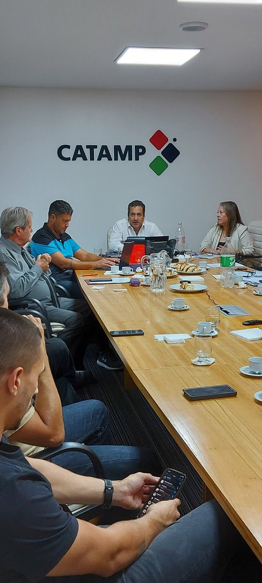 CATAMP_oficial's tweet photo. #AHORA
Reunión de Comisión Directiva para la consideración y aprobación de la Memoria y el balance, previo a la Asamble Ordinaria Anual.
#catamp @diegofolch @OtraInstancia
@InfoCamarasArg @Webpicking @FADEEAC https://t.co/9fqrszur4D