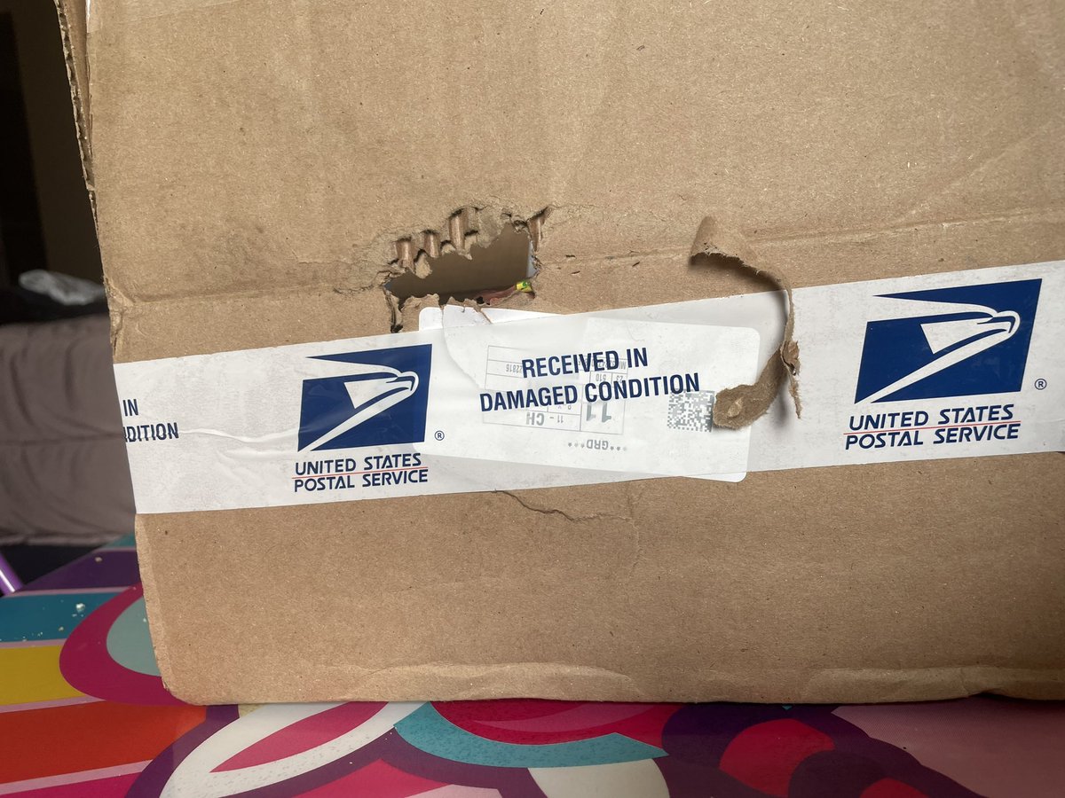 AlexisRajah's tweet photo. The excitement n ordering @girlscouts makes the shipping wait worth it. Mine took longer due2 1of my selections being out. When they were delivered 2day I 🏃🏻‍♀️2 my door. The extreme disappointment when I opened my very light📦tht had a visible hole &amp; all my cookies had been EATEN!! https://t.co/OhXUikipiD