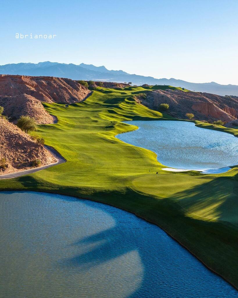 The 12th at Wolf Creek 🤯 Photo: @BrianOar

⛳️Wolf Creek - Mesquite, Nevada⛳️

#wolfcreekgolfclub #wolfcreek #mesquitenevada #mesquitegolf #golfphotography golfphoto #vegasgolf #bucketlistgolf #top100golf #golfdigest #brianoar #brianoarphotography #beautifulgolfcourses #loveg…