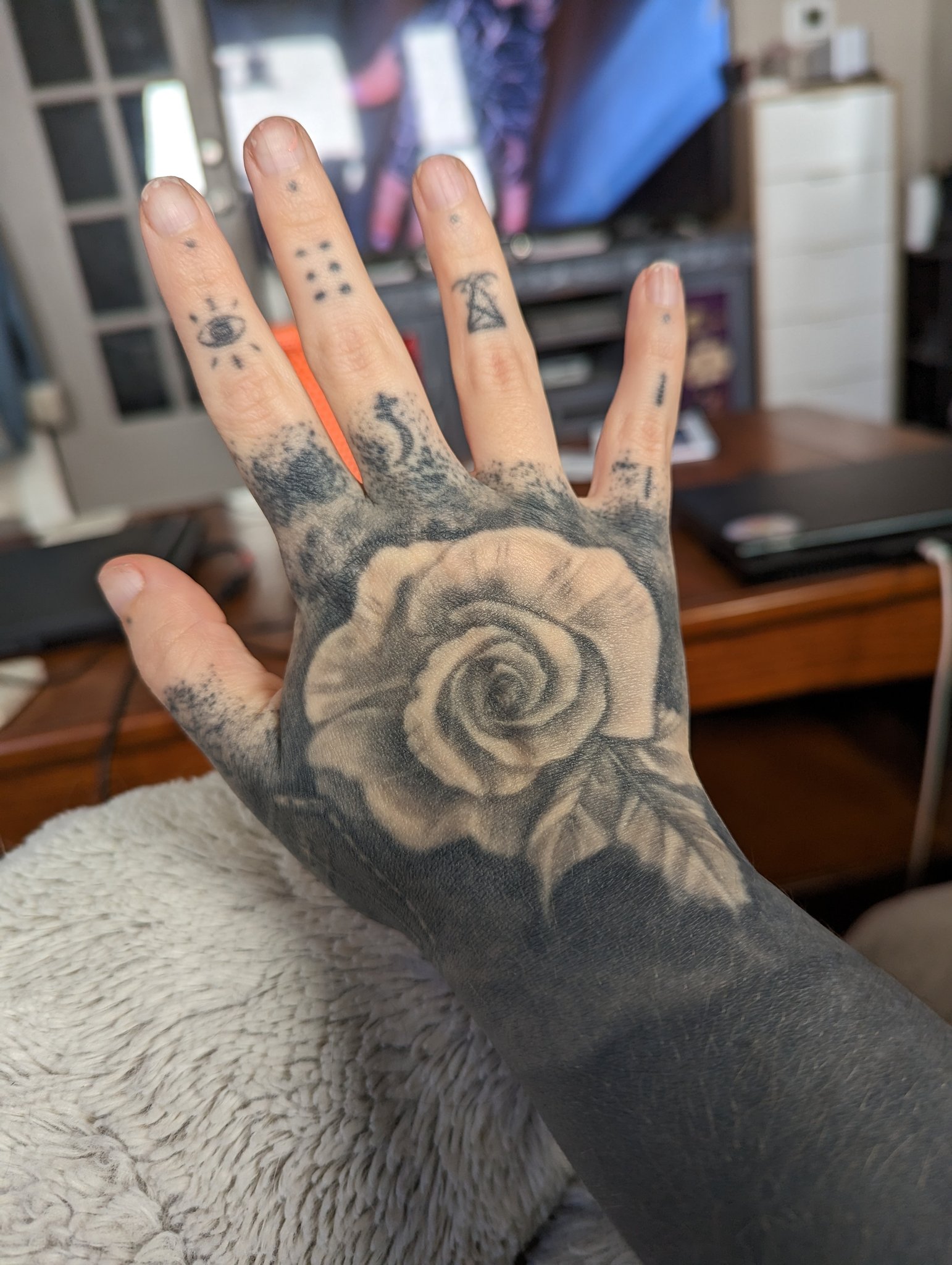 Heres a Genius Hack for Covering a Tattoo Thanks to Instagram  Brit  Co