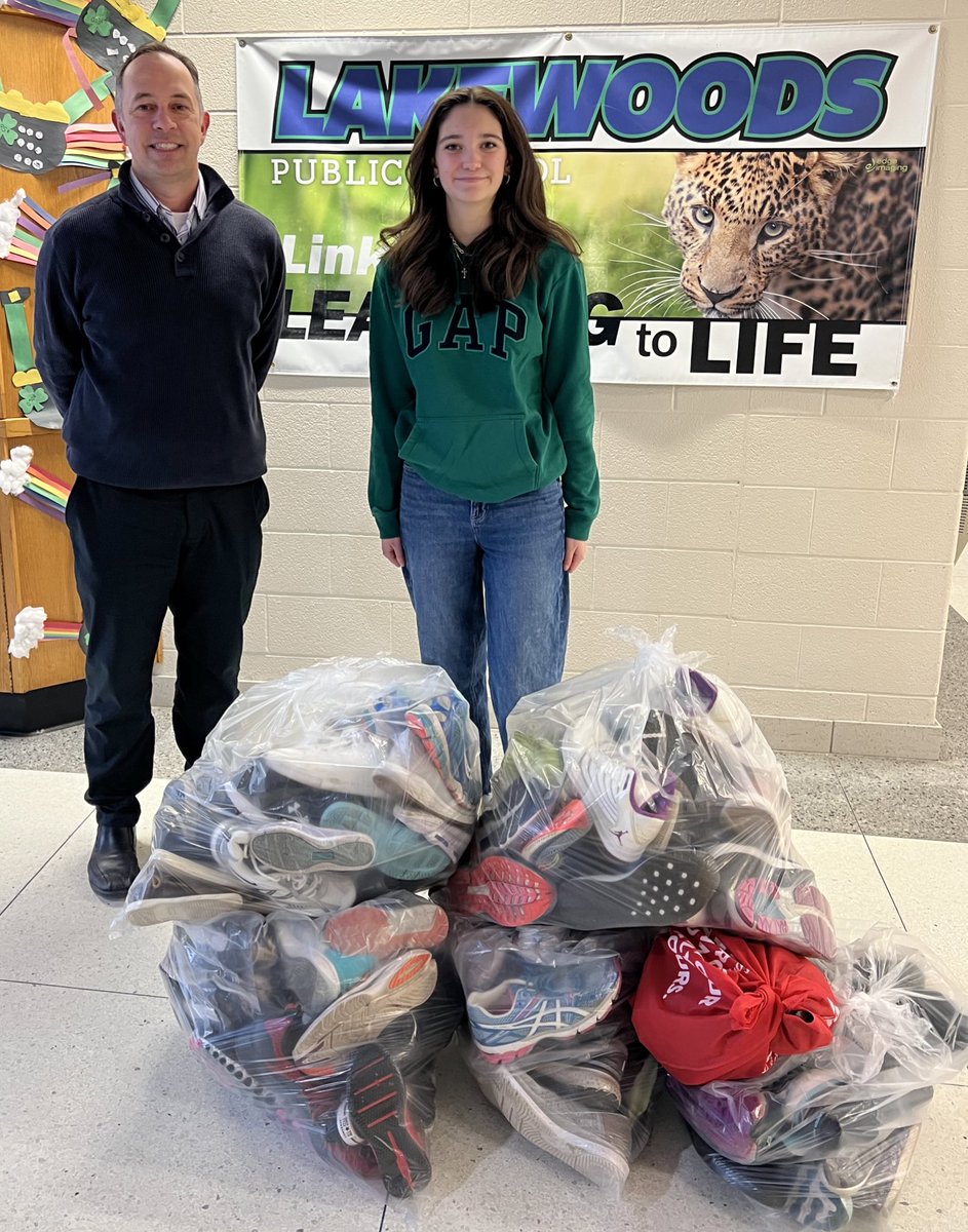 LakewoodsPS's tweet photo. Thank you to Lucy from the Lady Blue Knights lacrosse team for organizing a shoe drive for our school! #LBK #WeAreLakewoods #WeAreDDSB https://t.co/I7X11ffMyJ