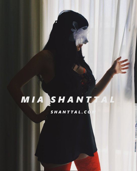 New photo books in my onlyfans and networks I hope you like it🥰. What kind of clothes do you like for<a href="/tag/model"class="tags"><span>#model</span></a><a href="/tag/xxx"class="tags"><span>#xxx</span></a><a href="/tag/sexydresses"class="tags"><span>#sexydresses</span></a>