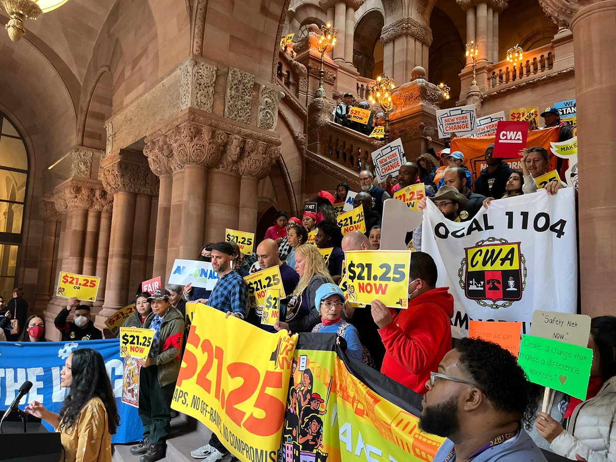 🚨GSEU stands w NY workers demanding dignity in #LivingWages! Raise the minimum wage, allow workers to keep their income, #AbolishFees, & pass a budget which includes funding for those living in poverty! @GovKathyHochul @CarlHeastie @AndreaSCousins let's do this!